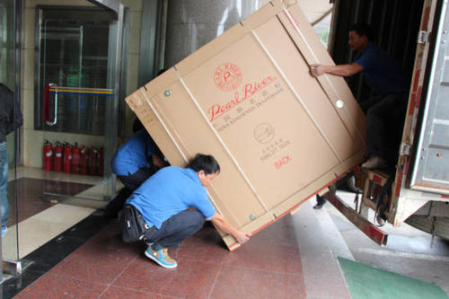 东乌珠穆沁钢琴贵重工艺品无忧运